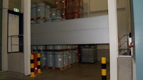 ADR-Überlaufsperre; Rückhaltesperre für die Lagerung von Chemikalien